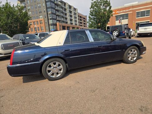 Used 2006 Cadillac DTS w/ Sun And Sound Package FWD image 12