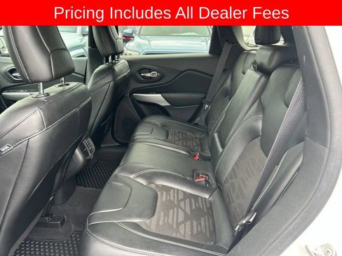 Used 2022 Jeep Cherokee Latitude AWD/4WD image 13