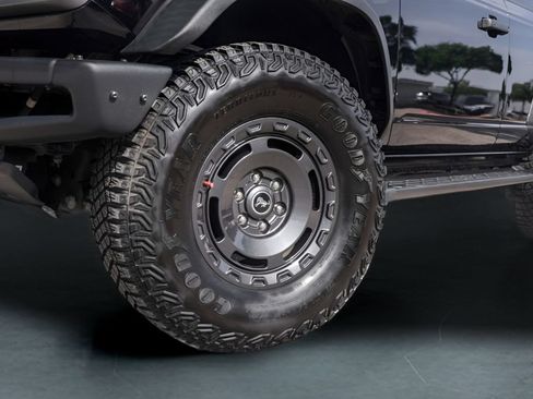 Used 2024 Ford Bronco Everglades AWD/4WD image 4