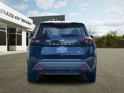 Used 2023 Nissan Rogue SV image 9