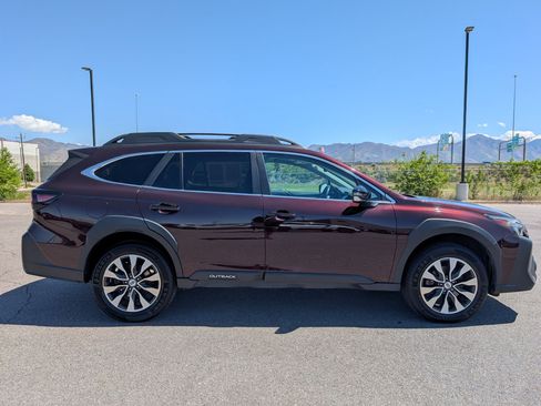 Used 2023 Subaru Outback Limited XT AWD/4WD image 2