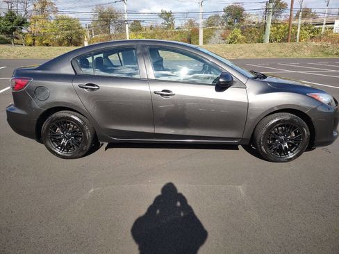 Used 2013 MAZDA MAZDA3 i Touring image 5