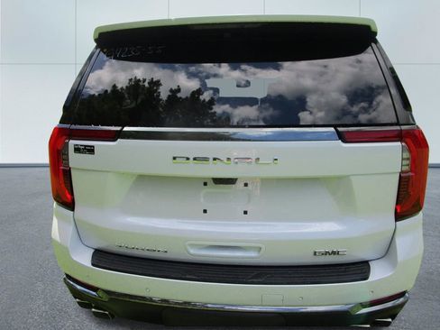 New 2026 GMC Yukon XL Denali Ultimate w/ LPO, Floor Liner Package AWD/4WD image 9