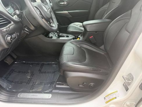 Used 2021 Jeep Cherokee Limited AWD/4WD image 18