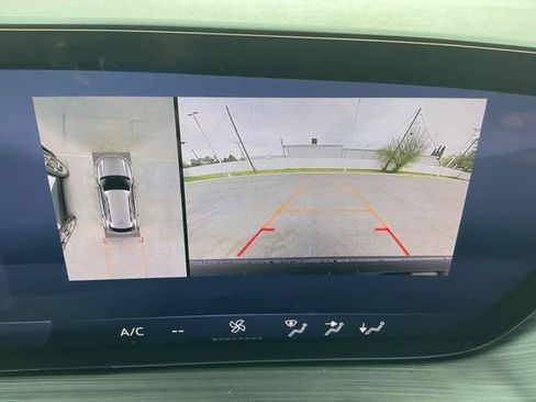 Used 2025 Buick Envision Preferred AWD/4WD image 15