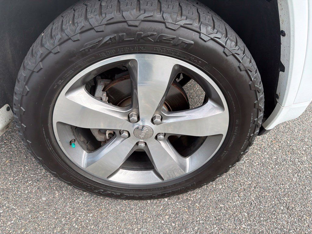 Used 2015 Jeep Grand Cherokee Overland AWD/4WD image 9