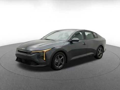 Used 2025 Kia K4 FWD image 3