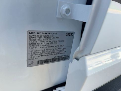 New 2025 Audi Q3 2.0T Premium image 19