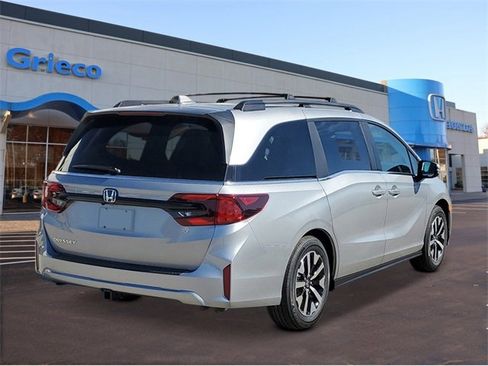 New 2026 Honda Odyssey EX-L image 4