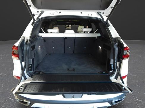 Used 2022 BMW X5 xDrive40i w/ M Sport Package image 6