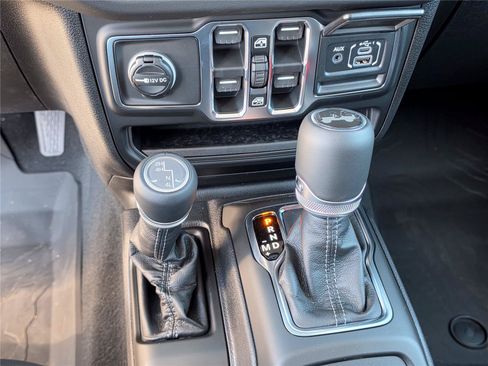 New 2026 Jeep Wrangler Unlimited Sahara AWD/4WD image 24