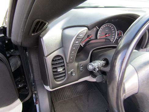 Used 2007 Chevrolet Corvette Convertible w/ Preferred Equipment Group RWD image 15