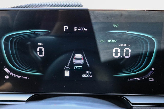 Certified 2025 Kia Niro EX FWD image 23