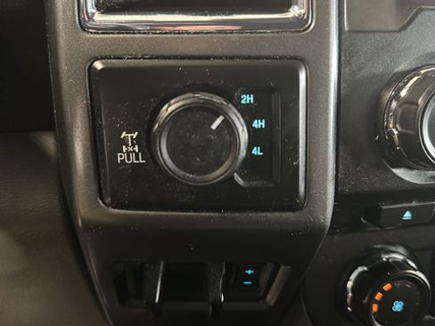 Used 2017 Ford F350 XLT w/ XLT Premium Package AWD/4WD image 26