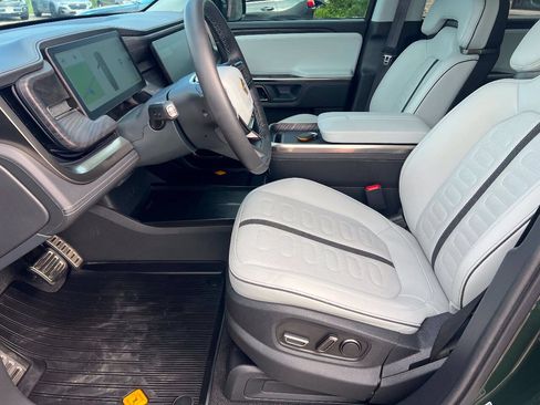 Used 2023 Rivian R1S Adventure AWD/4WD image 21