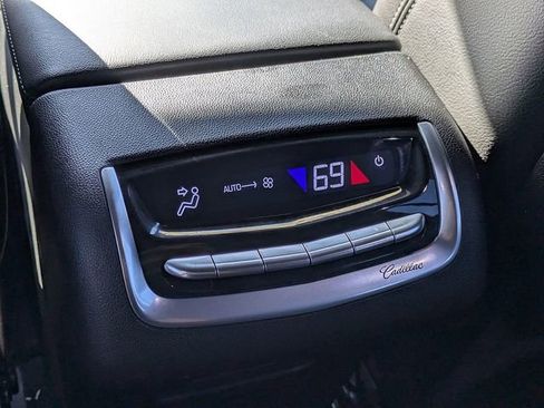 Used 2024 Cadillac XT6 Luxury FWD image 13