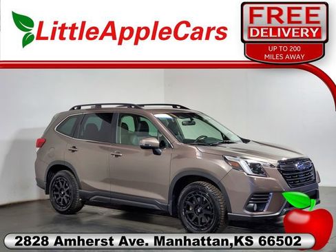 Used 2022 Subaru Forester Limited image 1