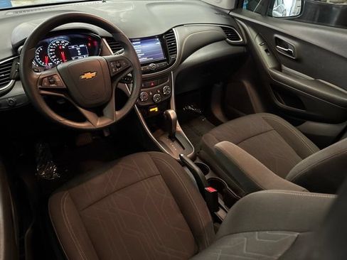 Used 2020 Chevrolet Trax LT FWD image 6