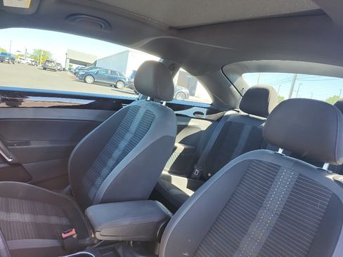 Used 2014 Volkswagen Beetle R-Line FWD image 14