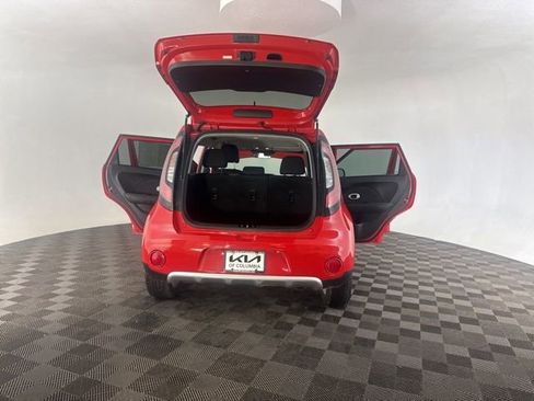 Used 2017 Kia Soul + image 17