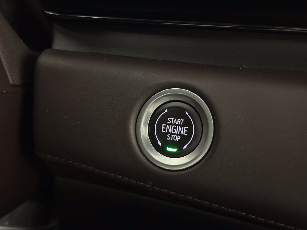 Used 2023 Cadillac Escalade Premium Luxury Platinum w/ LPO, Radiant Package AWD/4WD image 19