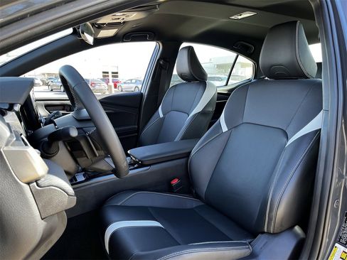 Used 2025 Toyota Camry SE image 22