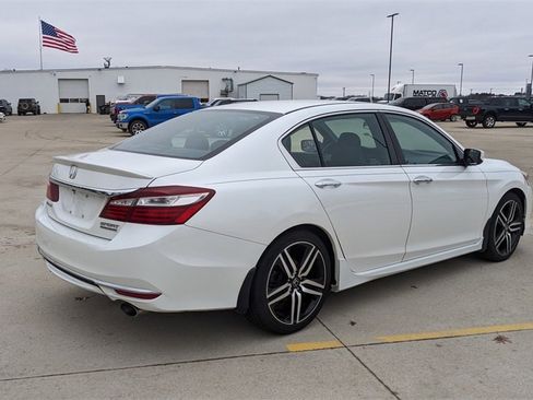 Used 2017 Honda Accord Sport Special Edition image 3