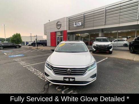 Used 2022 Volkswagen Passat 2.0T FWD image 8
