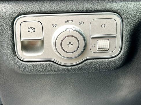 Used 2025 Mercedes-Benz GLS 450 4MATIC image 10