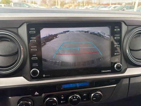 Used 2021 Toyota Tacoma SR5 w/ Trail Edition image 23