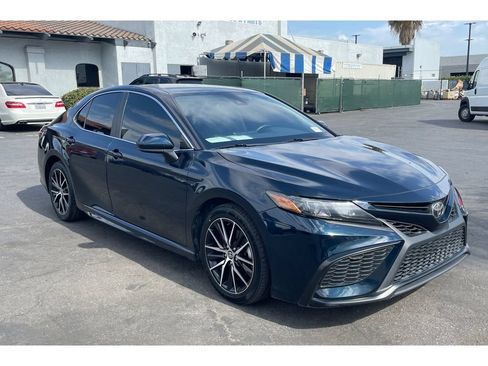 Used 2021 Toyota Camry SE FWD image 8