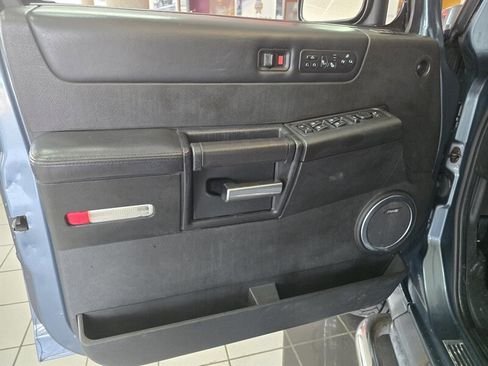 Used 2005 HUMMER H2 w/ Preferred Equipment Group image 7