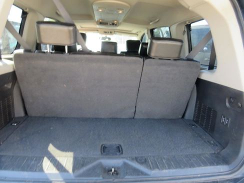 Used 2011 Nissan Armada Platinum image 30