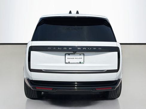 Used 2025 Land Rover Range Rover SE AWD/4WD image 4