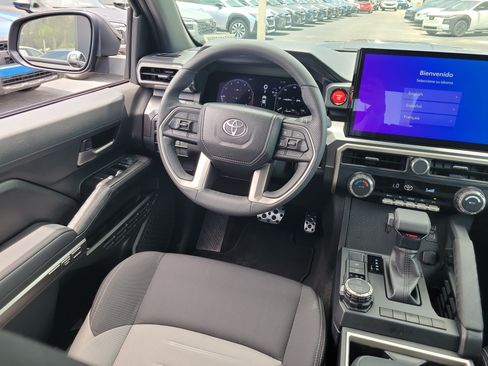 Used 2025 Toyota Tacoma TRD Sport AWD/4WD image 17