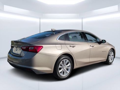 Used 2024 Chevrolet Malibu LT FWD image 3