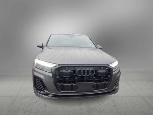 Used 2025 Audi Q7 2.0T Premium w/ Convenience Plus Package image 3