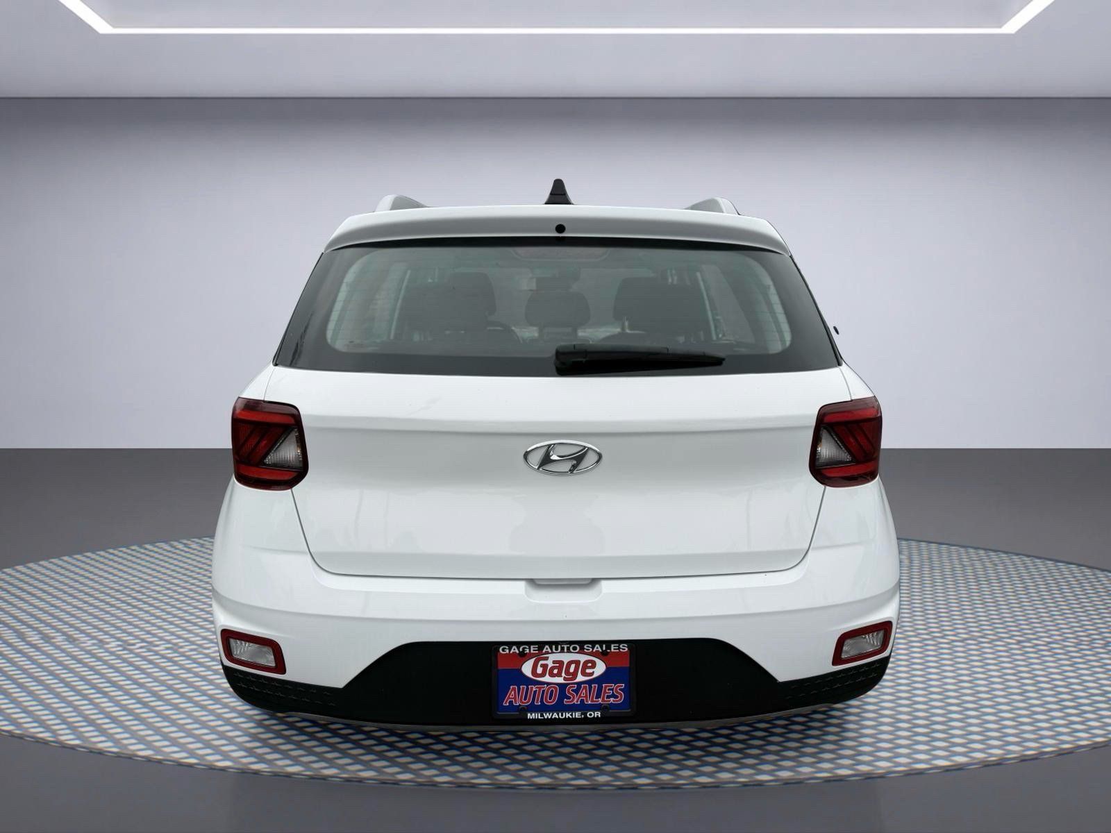 Used 2021 Hyundai Venue FWD image 5