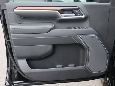 New 2026 GMC Sierra 3500 Denali w/ Denali Reserve Package AWD/4WD image 12