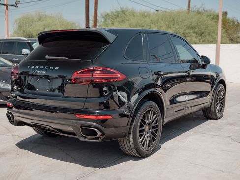Used 2017 Porsche Cayenne Platinum Edition AWD/4WD image 3