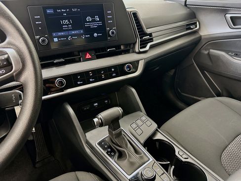 Used 2025 Kia Sportage LX image 25