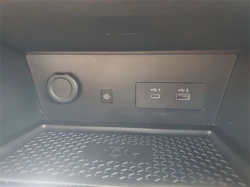 Used 2023 Nissan Pathfinder SL w/ Lighting Package (N92) image 32