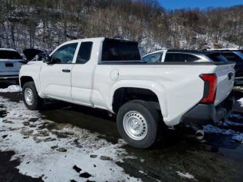 Used 2025 Toyota Tacoma SR RWD image 4