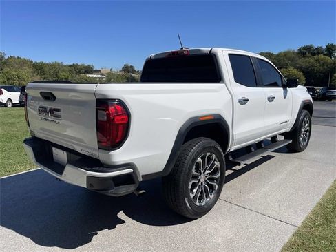 Used 2023 GMC Canyon Denali image 5