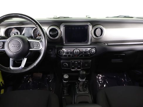 Used 2023 Jeep Gladiator Overland w/ Cold Weather Group AWD/4WD image 33