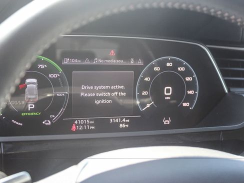 Used 2021 Audi e-tron Premium w/ Convenience Plus Package AWD/4WD image 28