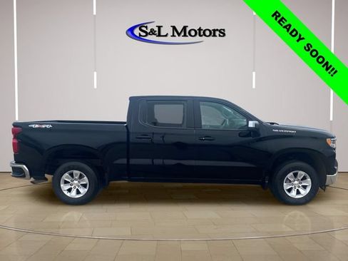 Used 2025 Chevrolet Silverado 1500 LT AWD/4WD image 2