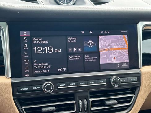 Used 2021 Porsche Macan AWD/4WD image 33