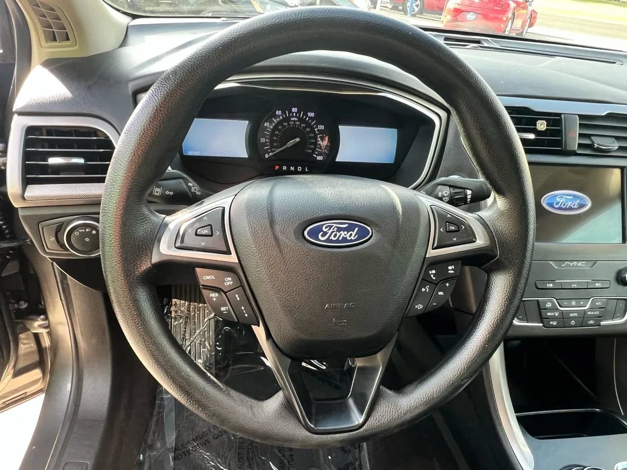 Used 2020 Ford Fusion SE FWD image 8