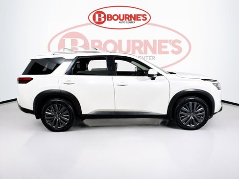 Used 2023 Nissan Pathfinder SL w/ SL Premium Package AWD/4WD image 13